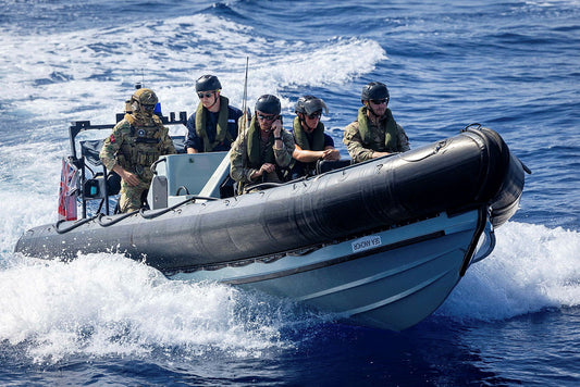 How far can 47 Cdo talk at sea?